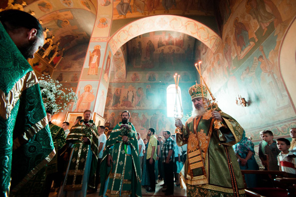 Православные отметили праздник Троицы