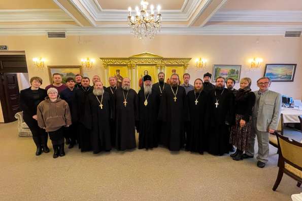Под председательством митрополита Кирилла прошло собрание помощников благочинных по миссионерской работе