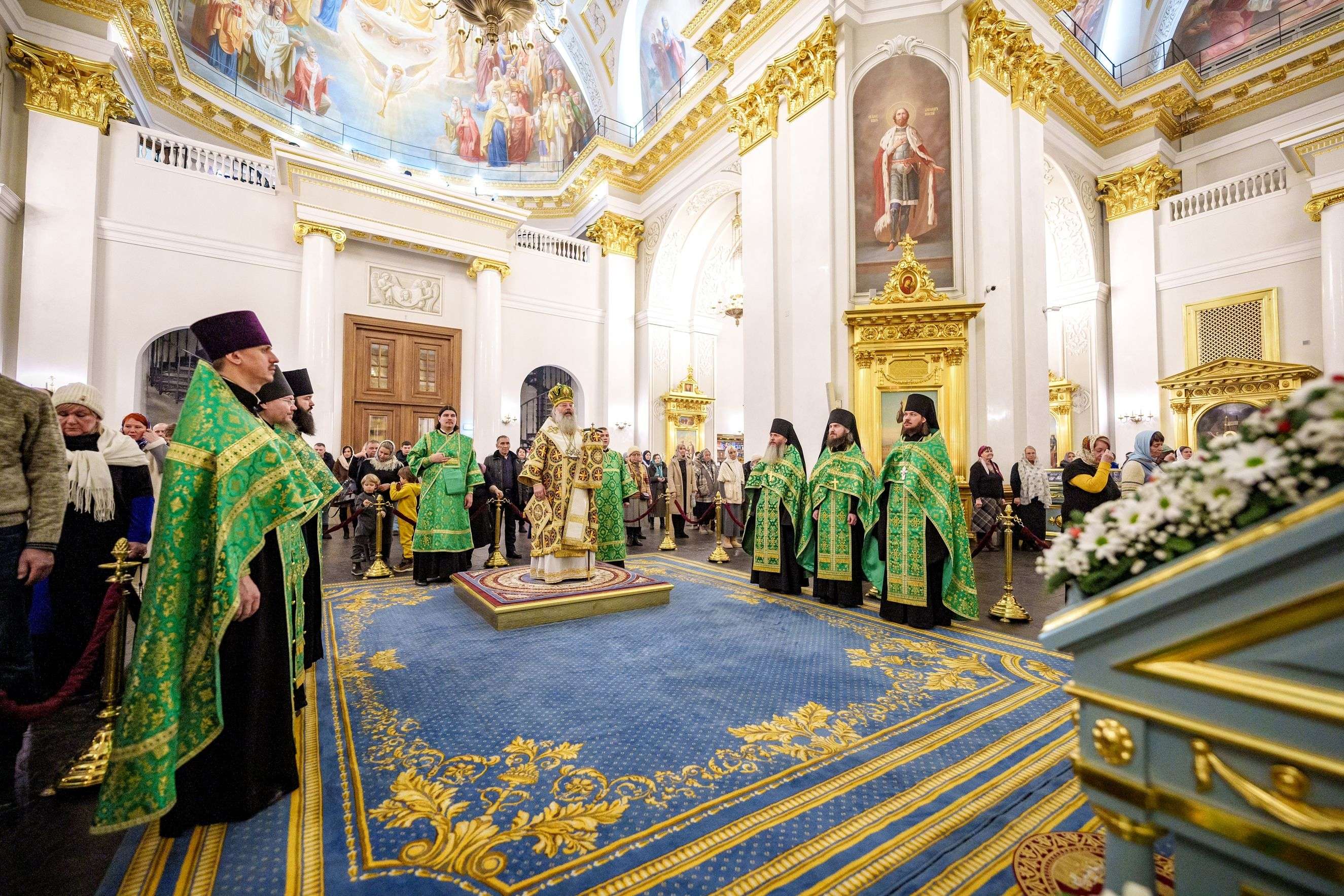 В канун Недели 30-й по Пятидесятнице митрополит Кирилл совершил всенощное бдение в Казанском кафедральном соборе