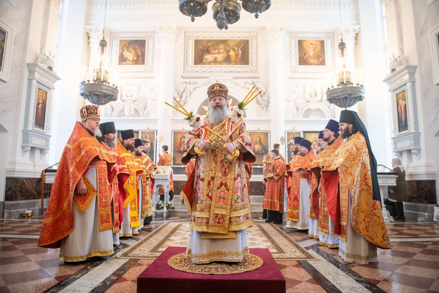 Митрополит Кирилл возглавил престольные торжества в Александро-Невском храме Казани