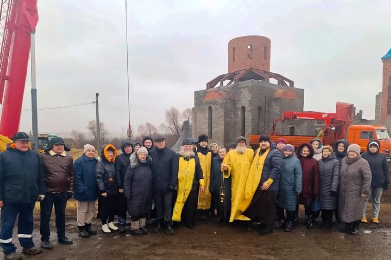 В деревне Малые Ерыклы продолжается строительство Троицкого храма