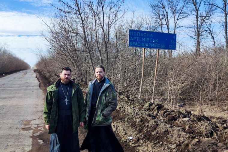 Священники Казанской епархии совершили очередную поездку в зону СВО с духовной и гуманитарной миссией