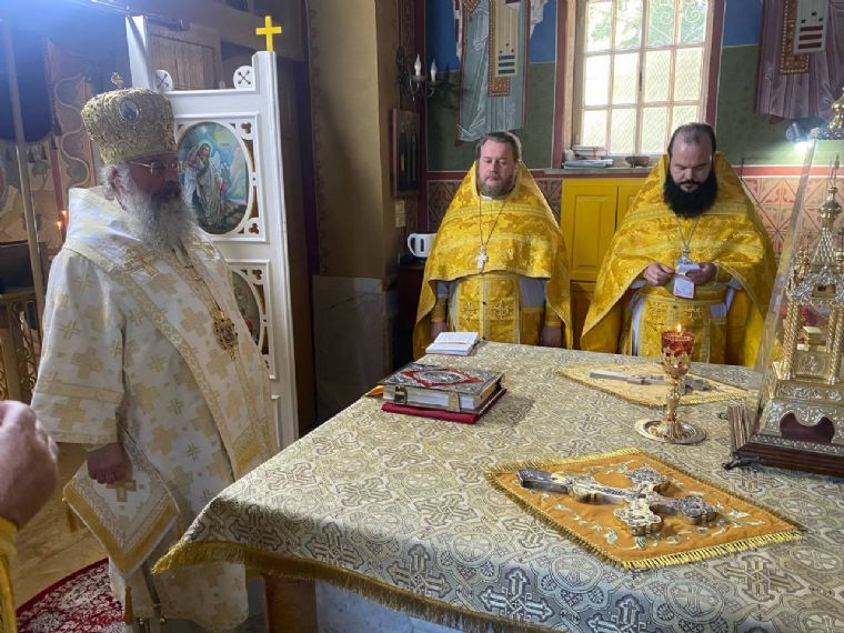 В день памяти святителя Иоанна Златоуста митрополит Кирилл совершил Литургию в Ильинском храме в Хайфе