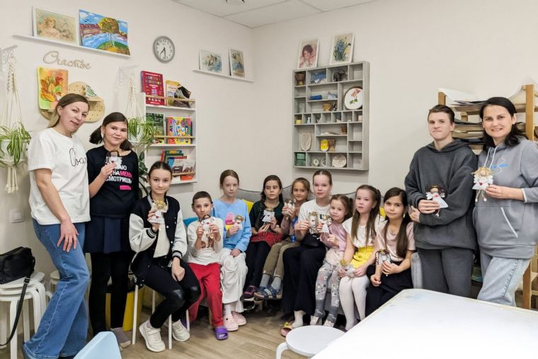 Серафимовский приход Казани проводит бесплатные творческие занятия для детей и подростков с ограниченными возможностями здоровья