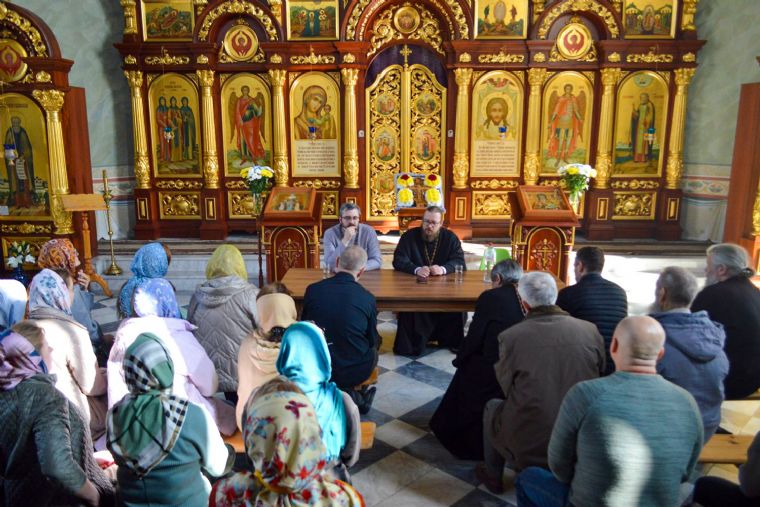 В Серафимовском приходе Набережных Челнов состоялись просветительские встречи с казанскими священниками