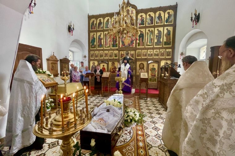 Епископ Мефодий совершил отпевание многолетней труженицы Спасо-Евдокиевского храма