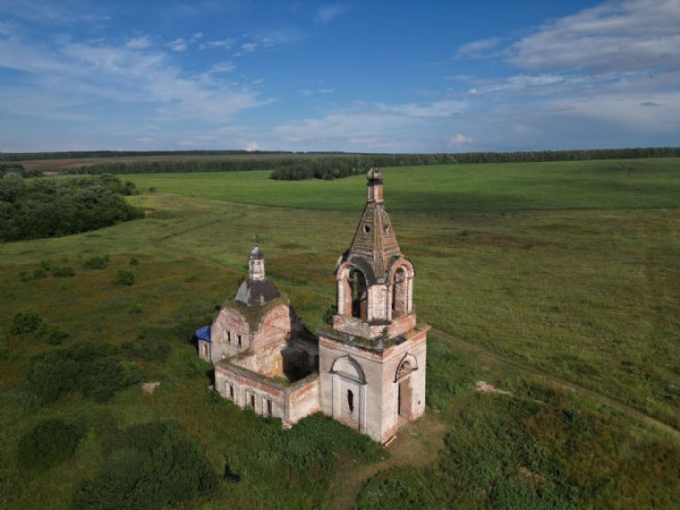 В возрождающихся старинных храмах Пестречинского благочиния впервые после долгих лет запустения будут совершены Литургии