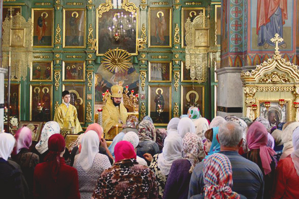 В день памяти равноапостольных Кирилла и Мефодия епископ Мефодий совершил Литургию в Казанском соборе Бугульмы