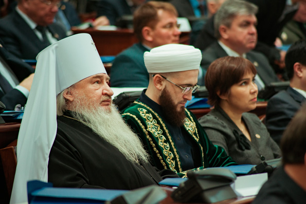 Глава Татарстанской митрополии присутствовал на заседании Комиссии по противодействию коррупции в республике