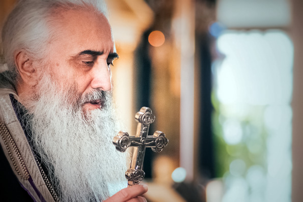 Поздравление митрополита Феофана протоиерею Павлу Павлову с 60-летием со дня рождения
