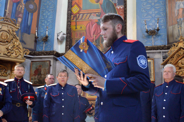 В День России в Свято-Вознесенском соборе Набережных Челнов состоялось верстание казаков