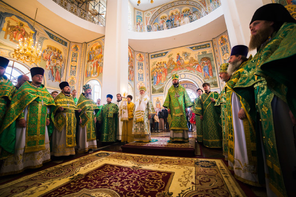 Митрополит Феофан возглавил торжества по случаю пятилетия учреждения Альметьевской епархии