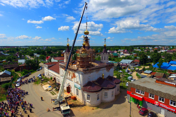 На храм святителя Николая Чудотворца города Лаишево установили центральный купол
