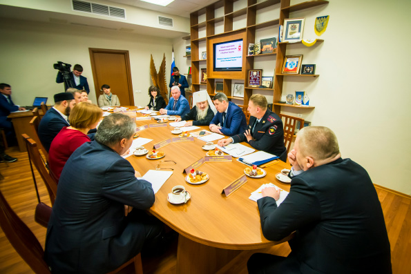 Глава Татарстанской митрополии принял участие в заседании рабочей группы Антинаркотической комиссии Татарстана