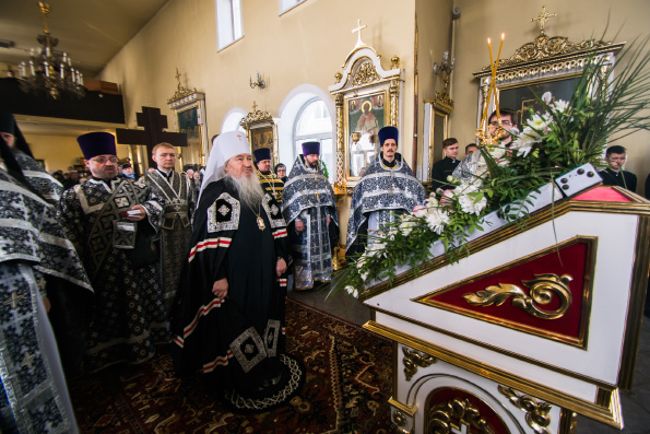 В Великий Вторник митрополит Феофан совершил Литургию Преждеосвященных Даров в Казанской духовной семинарии