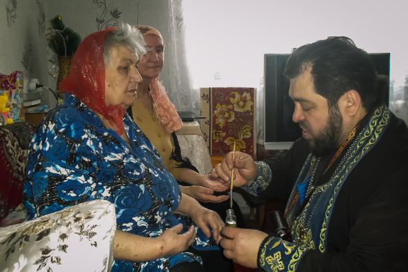 Прихожане храма священномученика Кирилла Казанского посетили Дом ветеранов в Зеленодольском районе