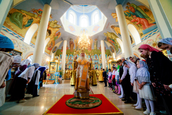 Митрополит Феофан возглавил торжества по случаю 150-летия основания Елабужского монастыря