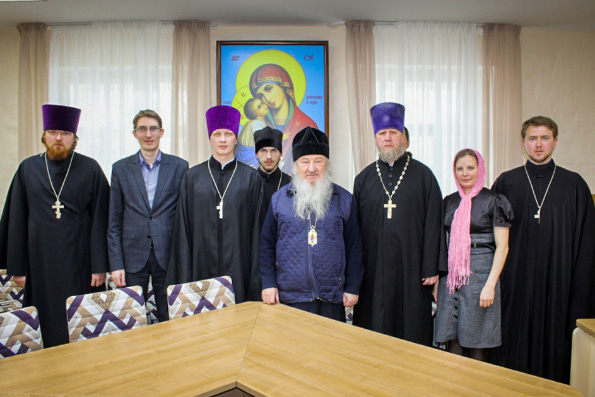 Митрополит Феофан встретился с сотрудниками молодежных отделов Чистопольской епархии
