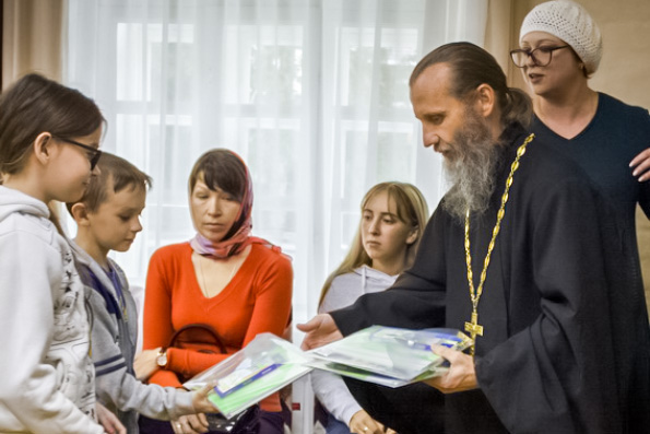 Чистопольская епархия провела благотворительную акцию «Помоги собраться в школу»