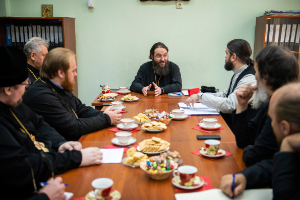 Епископ Елабужский Иннокентий провел встречу с руководителями отделов Казанской епархии