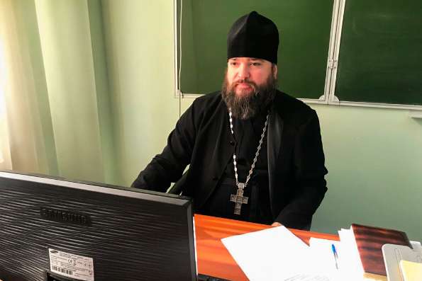Руководитель отдела религиозного образования Казанской епархии принял участие в онлайн-совещании, посвященном вопросам организации системы приходского просвещения