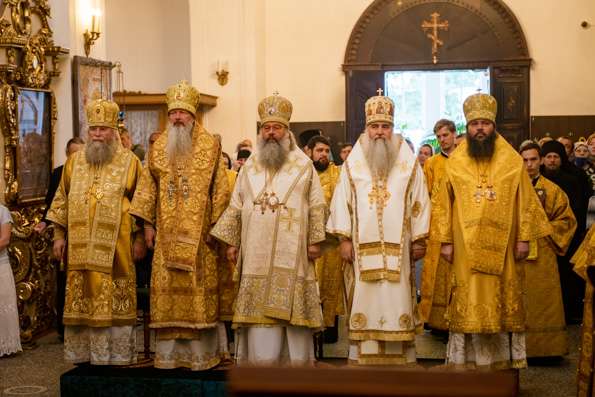 В Неделю Всех святых, в земле Русской просиявших, состоялось торжественное архиерейское богослужение в Раифском монастыре