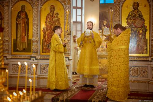 Епископ Альметьевский и Бугульминский Мефодий совершил Божественную литургию святителя Василия Великого в Казанском кафедральном соборе г.Альметьевск (фото)