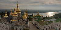 Православные верующие охраняют Киево-Печерскую Лавру