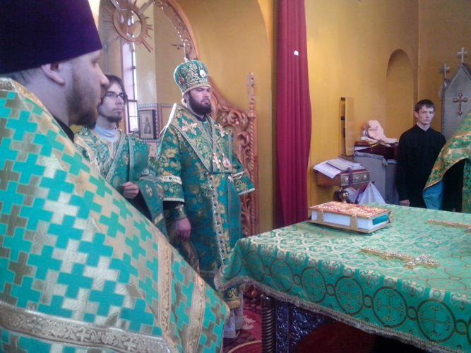 Служение епископа Альметьевского и Бугульминского Мефодия