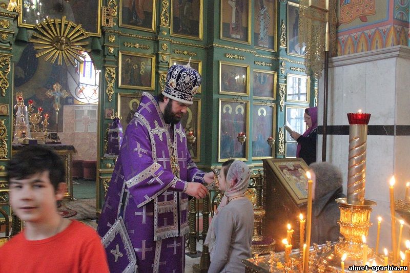 Служения правящего архиерея Альметьевской и Бугульминской епархии в неделю 4-ю Великого поста (фото)