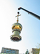 На зимний храм Свято-Введенского монастыря установлен последний купол (фото).