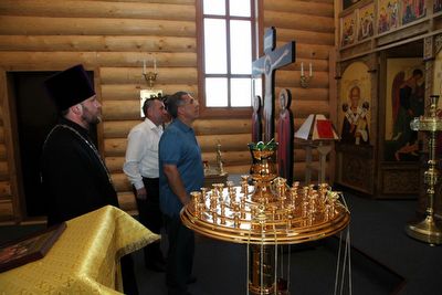 Президент Татарстана посетил отстроенную после пожара церковь в селе Албай