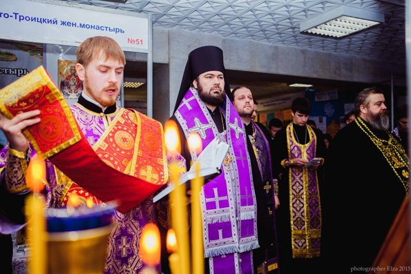 Епископ Альметьевский и Бугульминский Мефодий открыл выставку в Нижнекамске