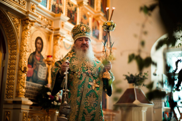 День Святого Духа: митрополит Феофан совершил торжественную Литургию