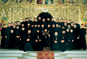 Архимандрит Всеволод с братией святой обители.
