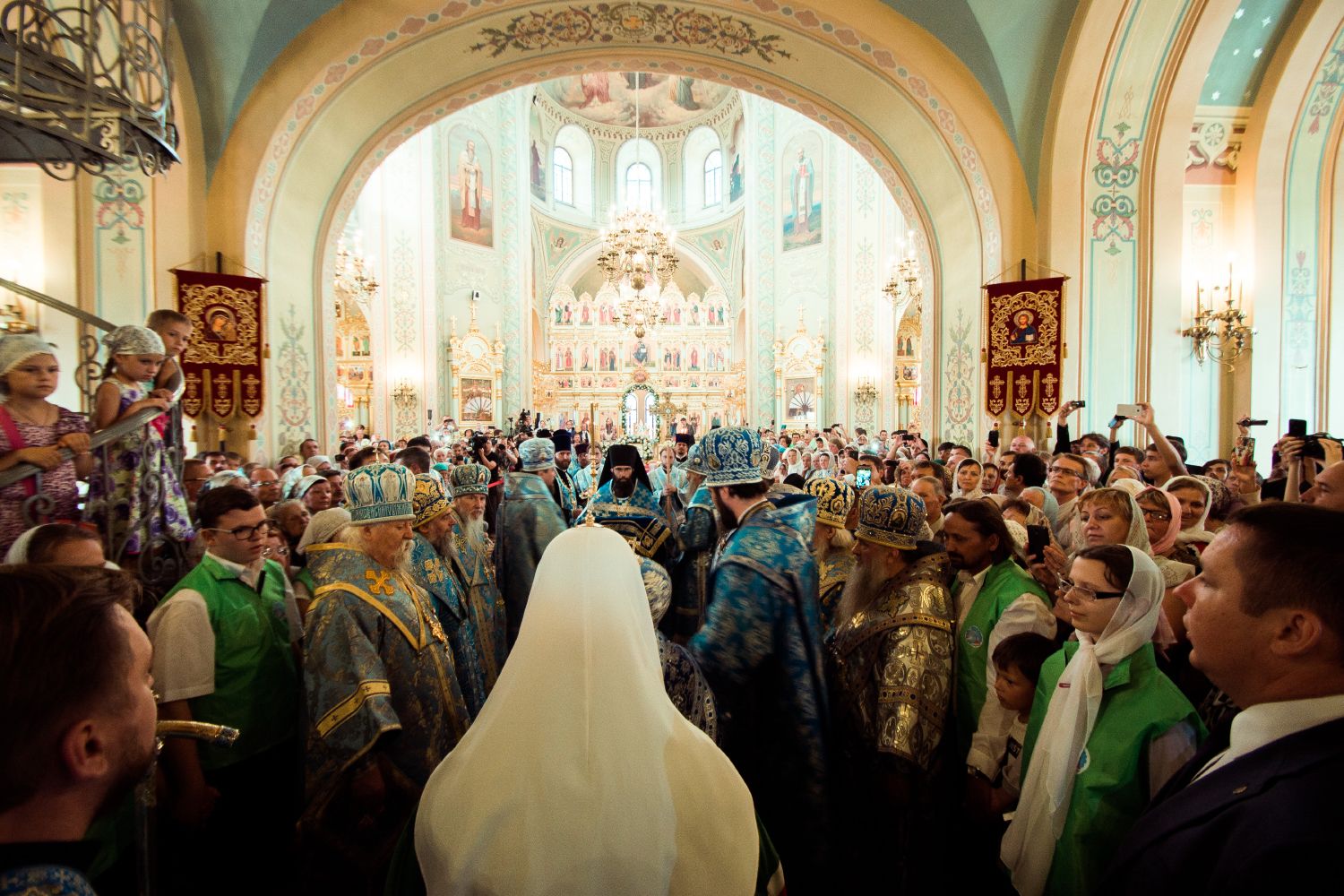 Какая сегодня литургия в православных храмах