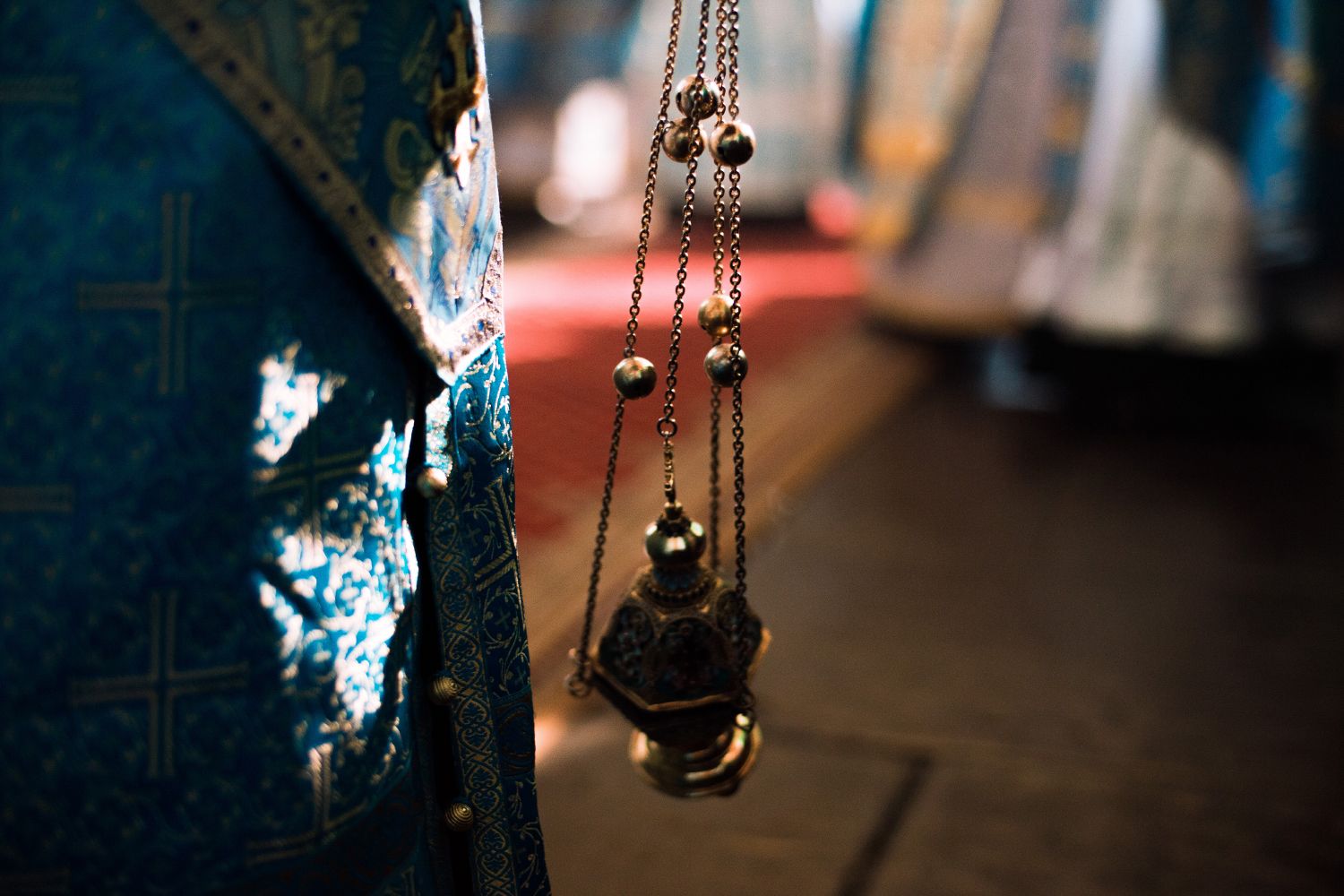 Дали обет безбрачия. Звон колоколов Казанского собора фото.