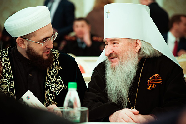 Поздравление главы Татарстанской митрополии с 25-летием Духовного управления мусульман Республики Татарстан