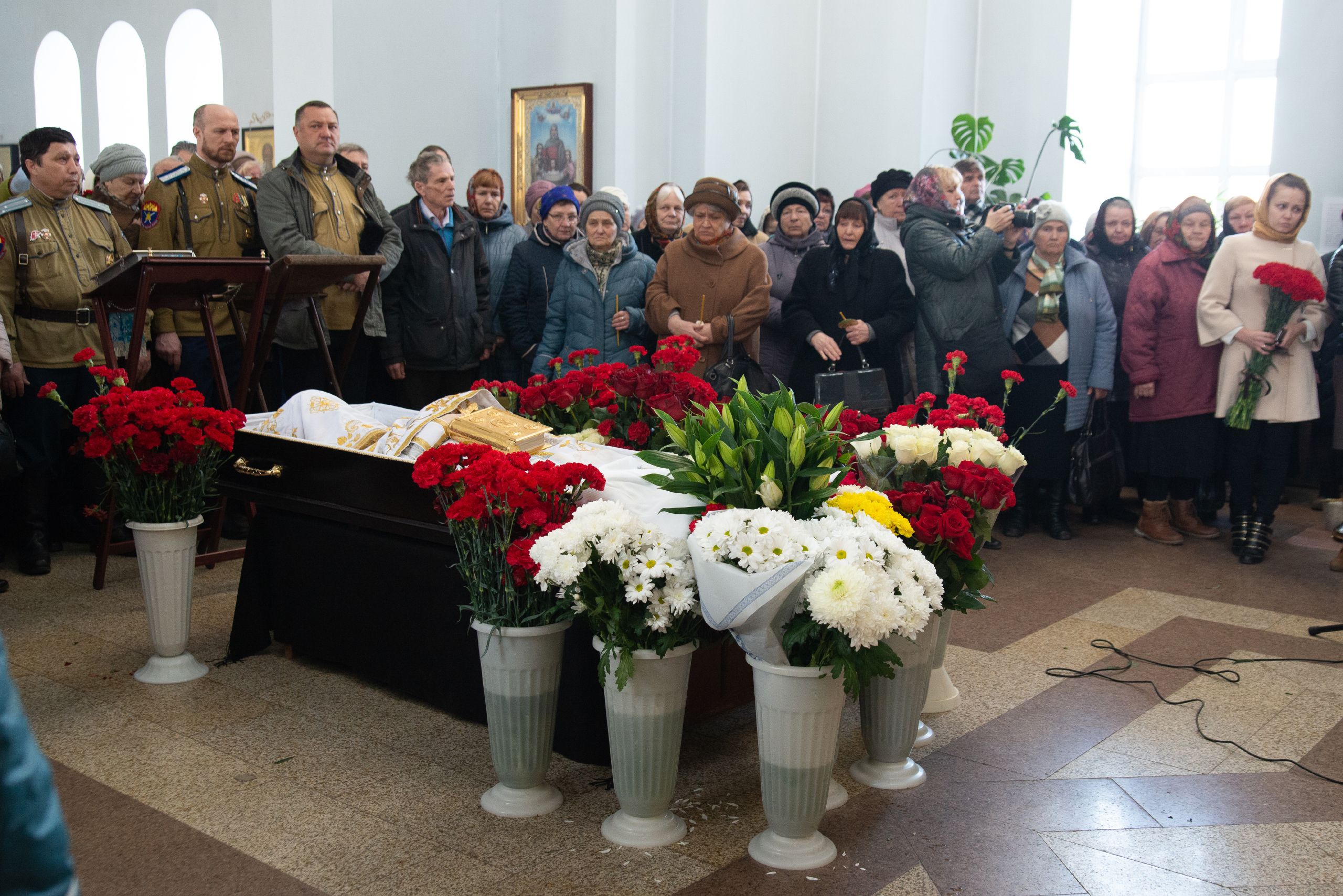 Новости про нижнекамск. Сегодня похоронили в Нижнекамске. Похороны в Нижнекамске сегодня. Протоиерей Нижнекамский.