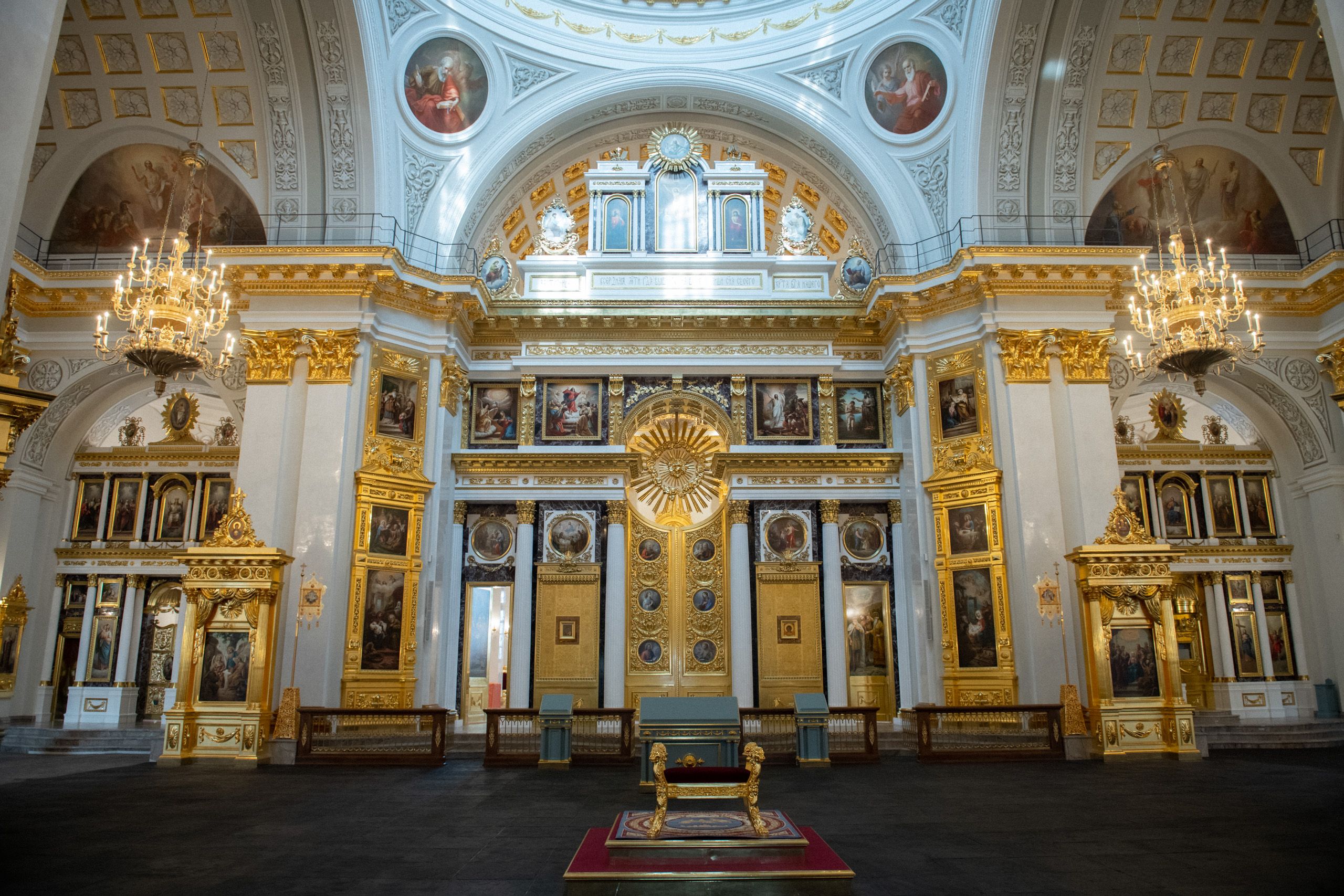 Собор Казанской Божьей матери в Казани внутри