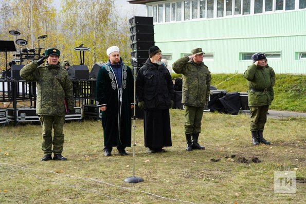 Священники Казанской епархии приняли участие в проводах мобилизованных татарстанцев