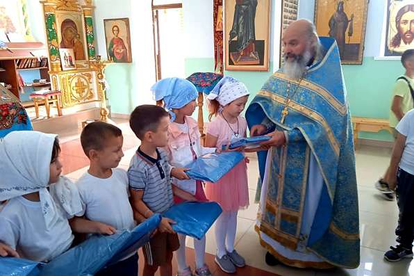  Более 400 детей получили подарки ко Дню знаний при участии службы помощи «Милосердие – Казань»