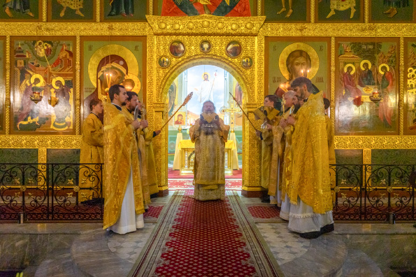 В Неделю 20-ю по Пятидесятнице митрополит Кирилл совершил Литургию в Благовещенском соборе Казанского кремля