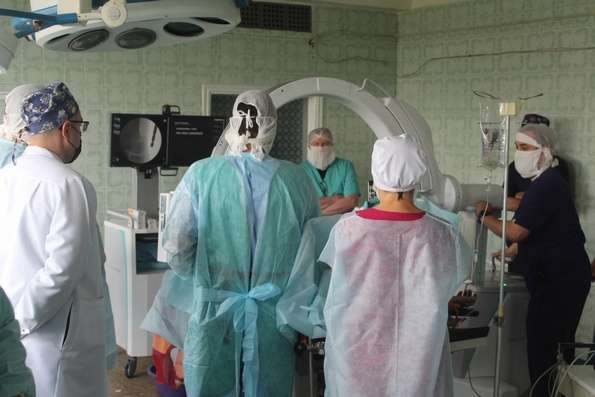 На деньги, собранные вместо цветов для патриарха Кирилла, больнице Горловки купили рентгеновский аппарат