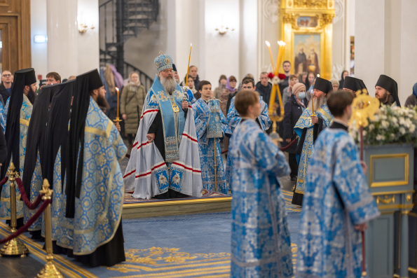 В канун Недели 21-й по Пятидесятнице митрополит Кирилл совершил всенощное бдение в Казанском соборе