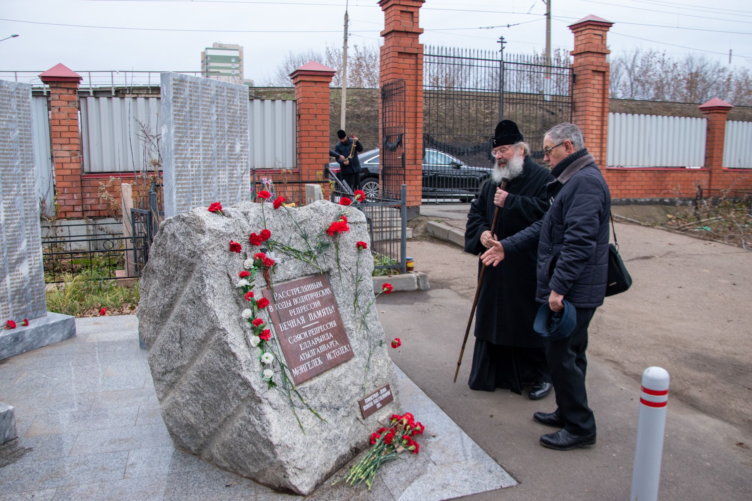 Некрополь в Казанском монастыре Рязани фото