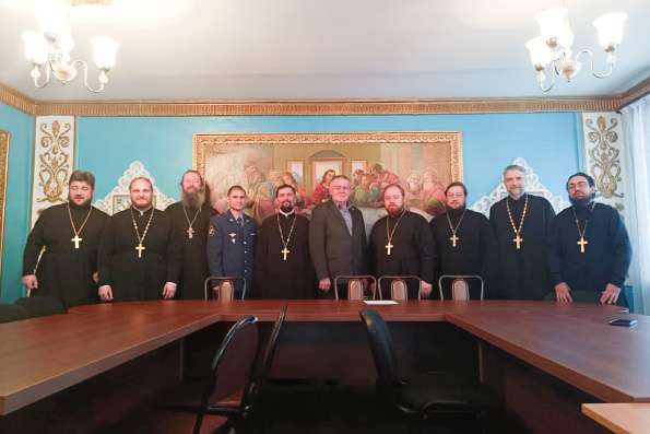 Священнослужители Татарстанской митрополии и представители УФСИН провели встречу, посвящённую тюремному служению