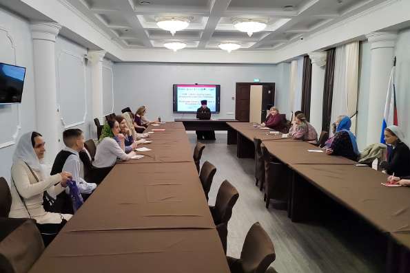В Казани в рамках региональных Рождественских чтений состоялся круглый стол «Семья — основа российской государственности»