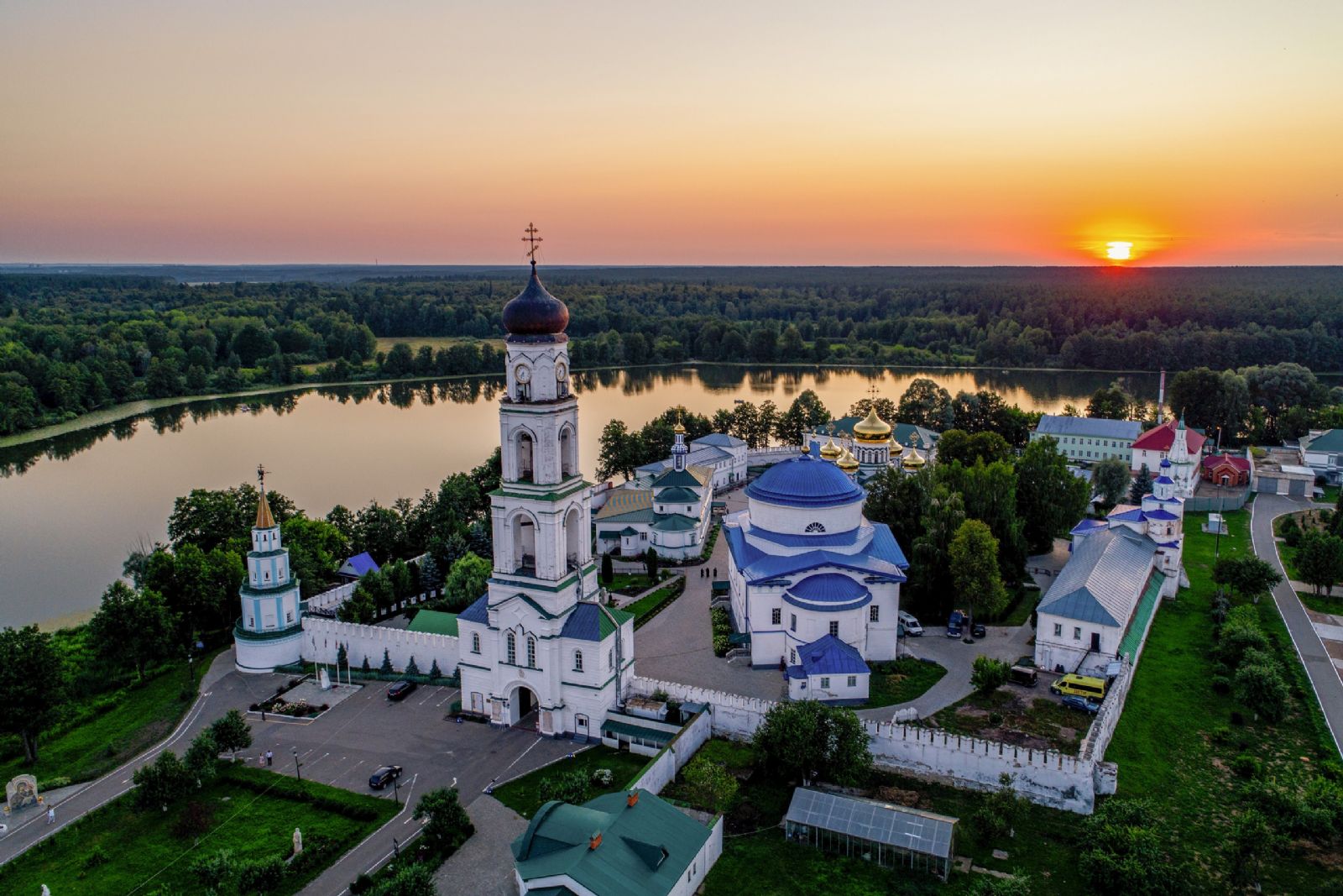 Монастырь панорама