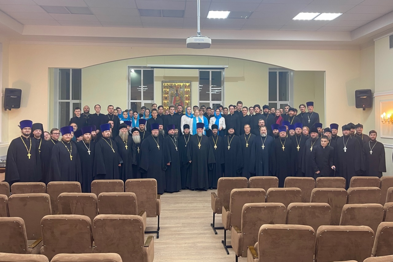 В Казанской духовной семинарии состоялась встреча учащихся с епископом Зеленоградским Саввой